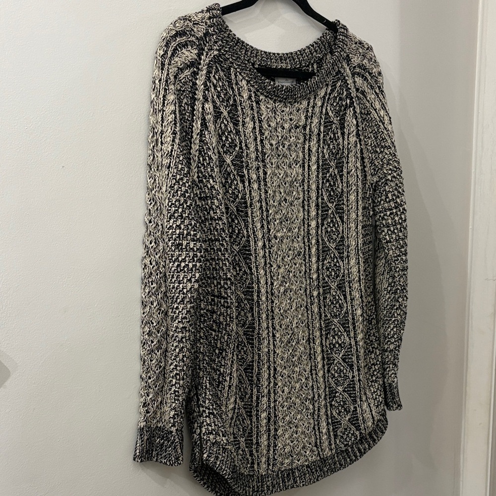L.L. Bean Signature- medium- Black and Cream knit Sweater - side zip detail